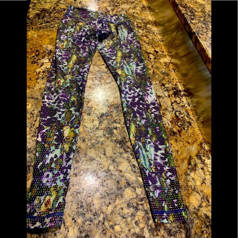 Lululemon leggings, size 4